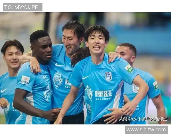 上海绿地迎战大连队全力争胜展现球队实力与斗志